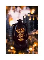 ⁦فانوس رمضان اسود بإضائة ليد محفور عليه كلمة رمضان كريم⁩ - الصورة ⁦2⁩