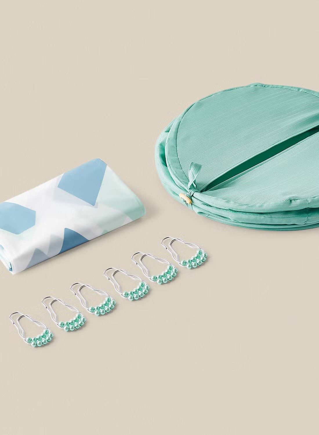 7448342980902R40-1 ستارة استحمام مقاس 180 × 180 سم مصنوعة من البوليستر المزين بطبعة بنسبة 100% ومزودة بحلقات معدنية ومكونة من 13 قطعة بما في ذلك حقيبة الغسيل ذات التصميم الدائري، لون بنمط أشكال ملونة سادة أشكال ملونة سادة - الصورة 1